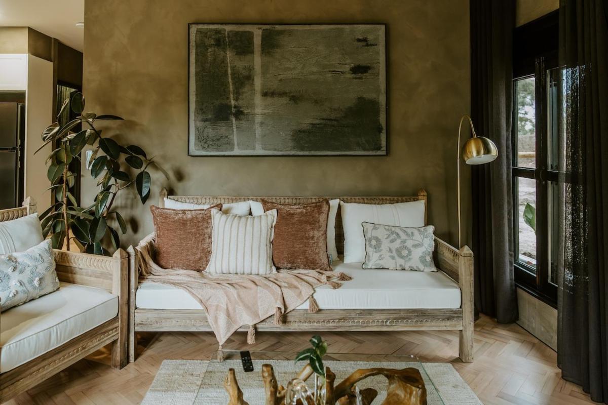 The Temple - Country Farm Retreat Villa Launching Place Buitenkant foto