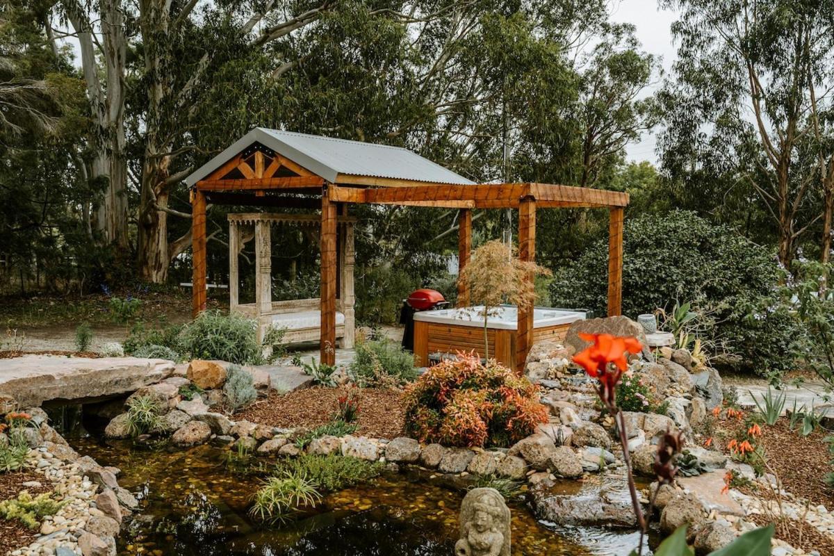 The Temple - Country Farm Retreat Villa Launching Place Buitenkant foto